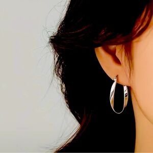 New - 925 Sterling Silver Mobius Hoop Earrings